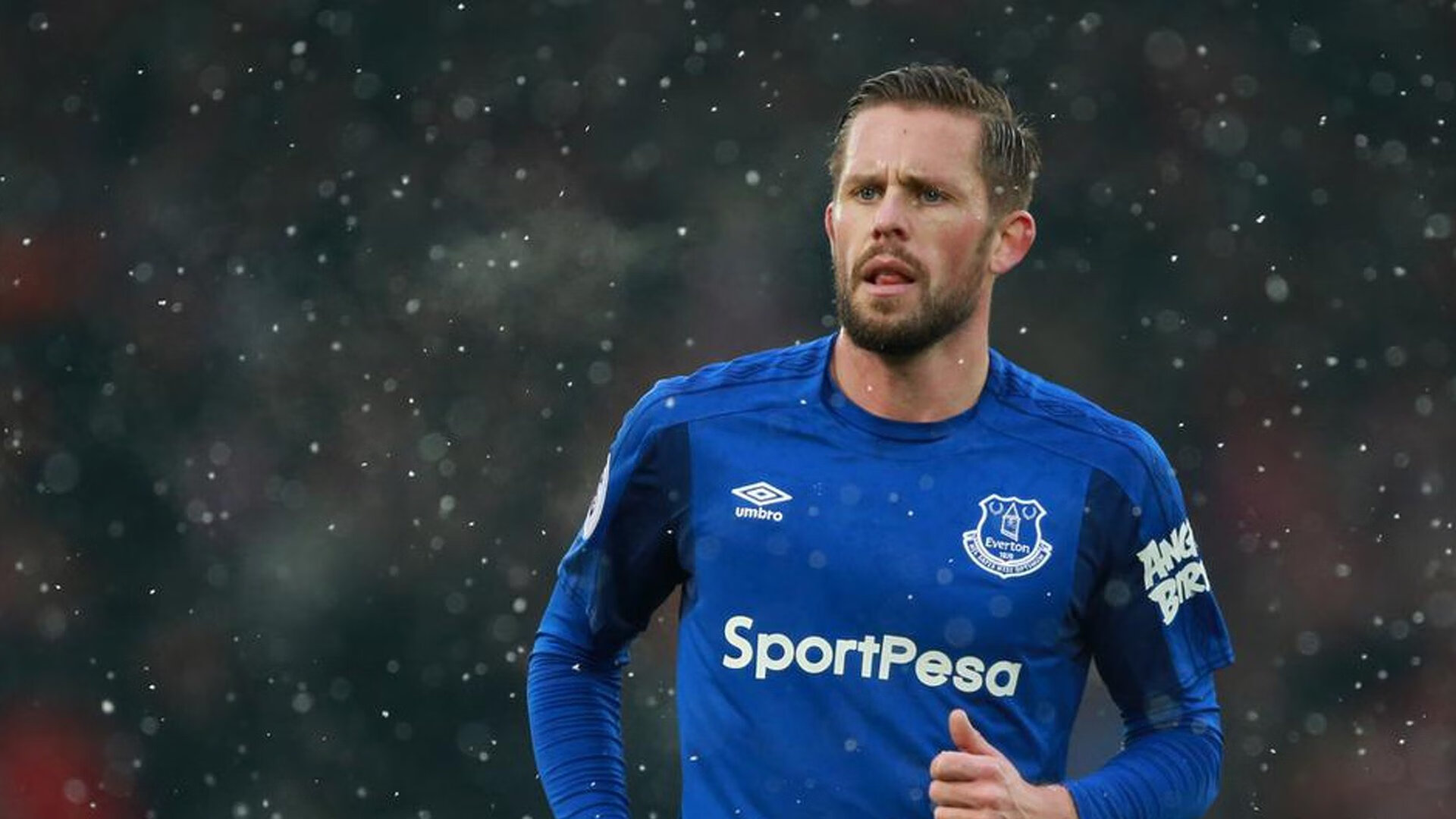 九游娱乐官方-总决赛之夜，霍勒迪在重压下绽放的逆袭之光